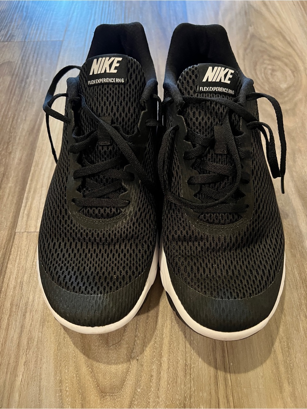 Nike Womens Flex Experience RN6 Black Mesh Athletic Sneakers with White Sole
